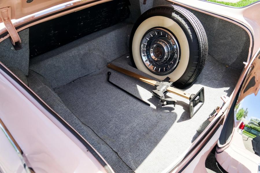 Багажник Cadillac Series 62 Convertible (6267) 1956 года  (фото 3 из 52)